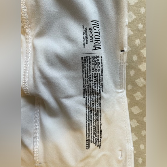 Victoria’s Sport 7/8 workout leggings - Picture 2 of 3